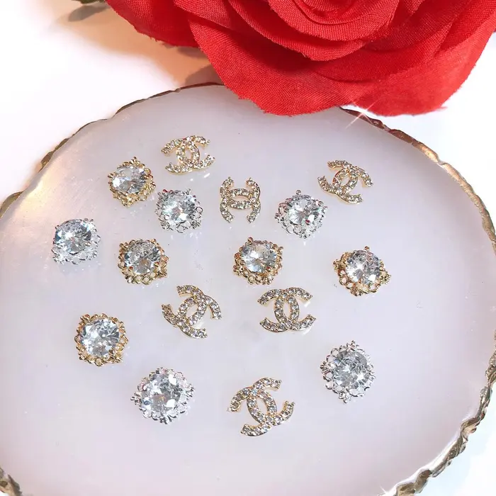 シャネル ブランドネイル シャネルネイル ブランドパーツ Chamnail所属 韓国ネイル ニュアンスネイル華のネイルデザイン ミニモ