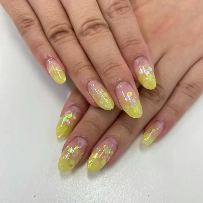 Quillクイール 宇都宮店所属 老川 まゆみのネイルデザイン ミニモ