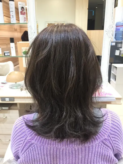 フルウィービング イルミナカラー プラスで料金いただくようになります ご了承ください アッシュ三ツ境店所属 内田 萌衣のヘアカタログ ミニモ