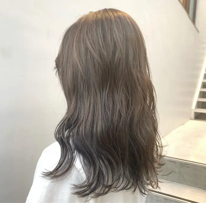 透明感のある ヌーディーグレージュ 秋は透明感のある大人っぽいカラーがおすすめです Hair Salon P A P E R所属 トップデザイナー A I R Iのヘアカタログ ミニモ