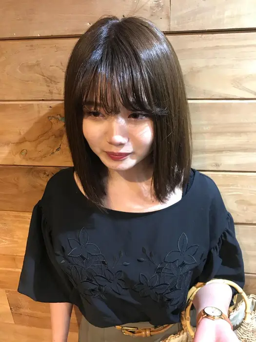 子供っぽくならないシースルーバング 髪型で若く見せる事も可能ですが 逆に大人っぽく見せる事も Afinar上大岡店所属 透明感長谷川 樹哉 たつや のヘアカタログ ミニモ