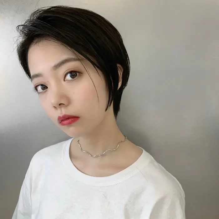 クールな雰囲気のショートヘア 前髪を長めに残す事で大人の雰囲気になります Gent Honey Head Design所属 店長 斎藤 駿斗のヘア カタログ ミニモ