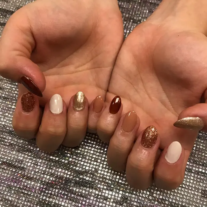 ブラウン系mix 深爪さんでもスカルプ付けれます Cross Nail所属 Cross Nail Enamiのネイル デザイン ミニモ