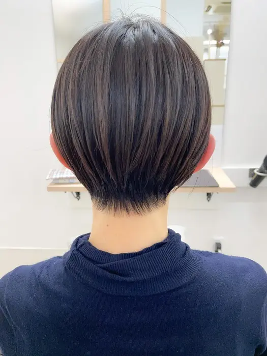 小頭ショート 骨格に合わせたカットで扱いやすく Eleanor Spa Treatment自由が丘所属 小顔 ショート ボブ 江波戸博章のヘアカタログ ミニモ