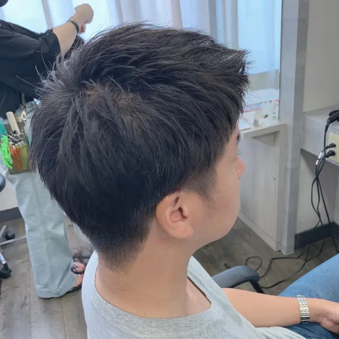 メンズカット 夏なのでスッキリスタイルに Litzy By Khair所属 内田 真希 ショート ピンクカラー のヘアカタログ ミニモ