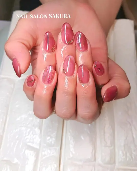母ハンドネイル この色がいい と決めてラメで華やかに仕上げました 三木市ネイルサロン Nail Salon Sakura所属 金谷 司織のネイル デザイン ミニモ