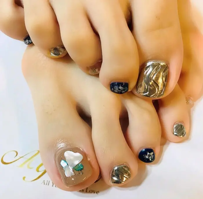 フット プレミアムコース やりたいデザインをとことんやりたいアートもパーツもゴテゴ Aynil所属 Aynil 大宮店のネイル デザイン ミニモ