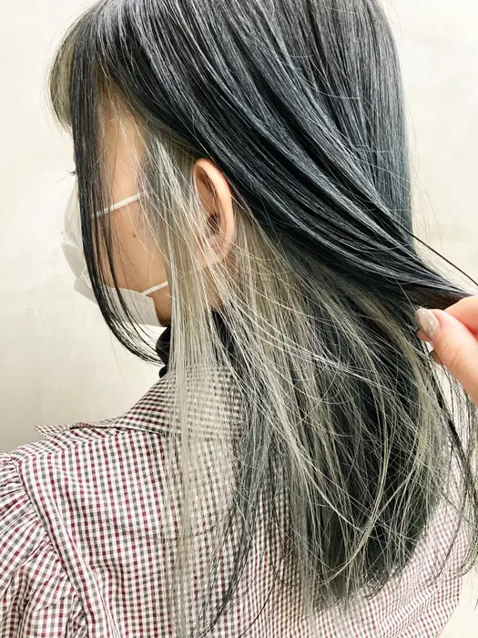ブルーブラックホワイトシルバー インナーカラー Sun所属 Haruki のヘアカタログ 1245 ミニモ