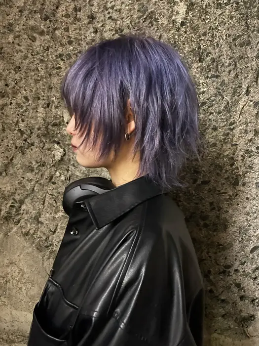 パープルカラーが可愛いショートウルフスタイル クールな雰囲気が好きな女の子におすすめの レイヤーた Salowin 原宿iori店所属 Joi ウルフカット レイヤーのヘアカタログ ミニモ