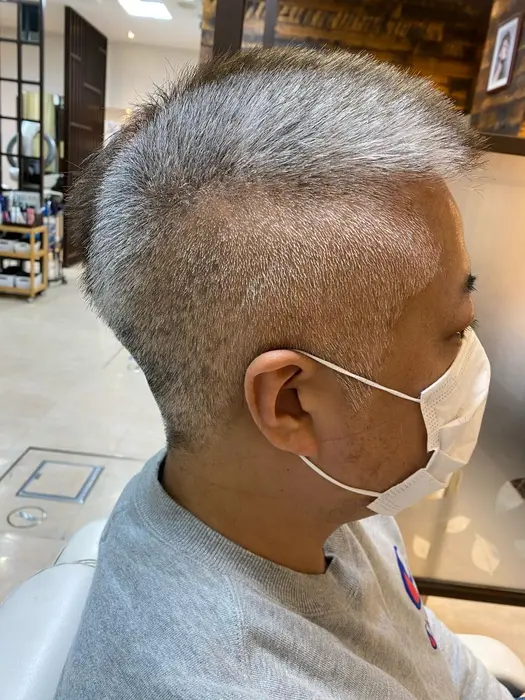 2mmバリカン ワックスやジェルつけてもセットしやすいようにcut 一人ひとりのお客様の似合うス Espoir所属 小林 由依のヘアカタログ ミニモ