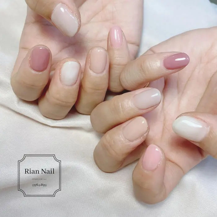 マルチカラー オフィス系でもokです Rianna Rian Nail Salon School 昭島 リアンネイル 所属 Rian Nailのネイルデザイン ミニモ