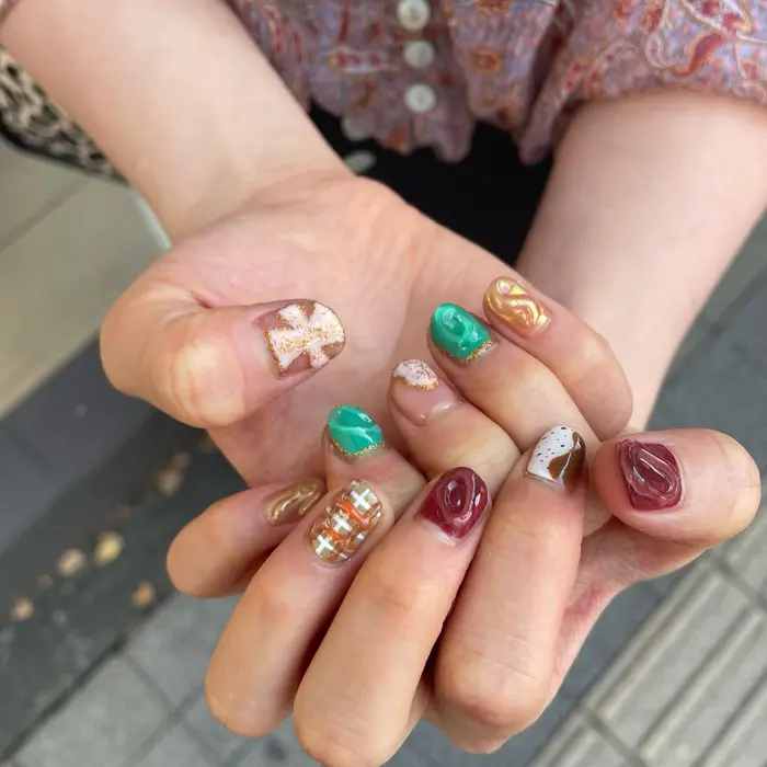 ネイルアートし放題 ジェルネイル ネイルデザイン Zest 吉祥寺店所属 艶と透明感 萩原実那子のヘアカタログ ミニモ