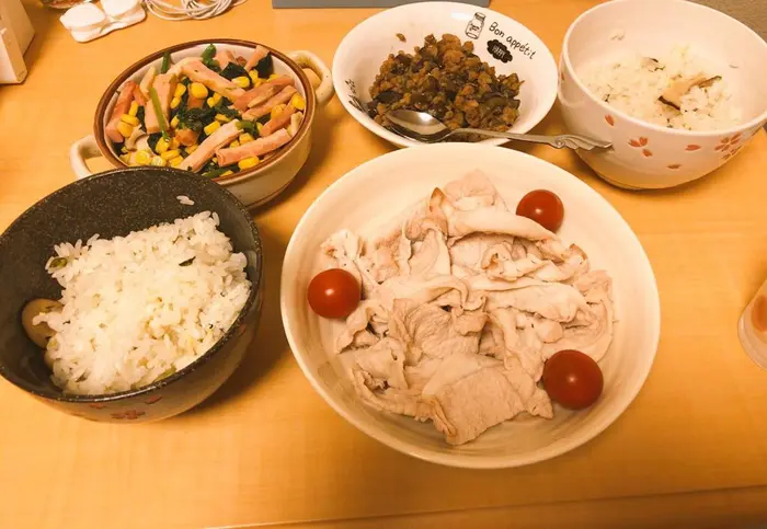 松茸のお吸い物を使った炊き込みごはん 茄子の肉味噌 豚しゃぶ エリンギとほうれん草とコーンのバ Clesc 本川越所属 山下 亮介のヘアカタログ ミニモ