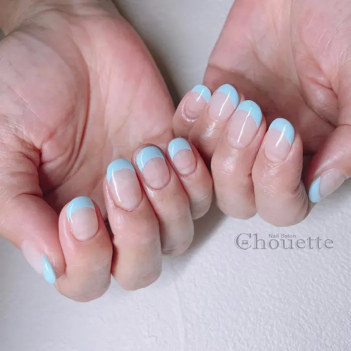 青空フレンチ 空の色みたいな水色のフレンチ 気分上がること間違いなし Chouette 小俣ゆうこ所属 Chouette 小俣ゆうこの ネイルデザイン ミニモ