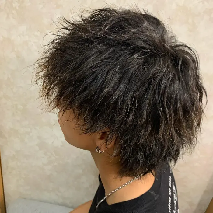 ウルフカット ツイストパーマ イケイケなスタイル Gサロン所属 藤原 沙優のヘアカタログ ミニモ