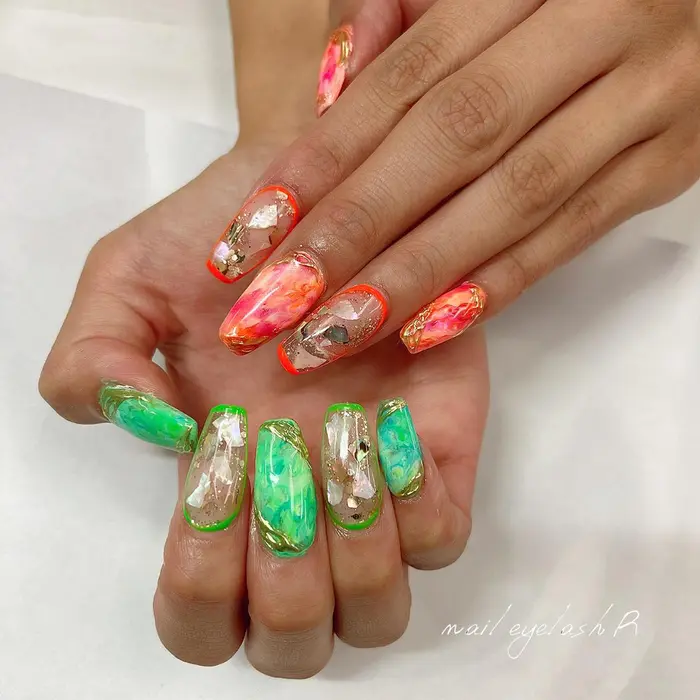 ネオンカラーシェル埋め込み Nail Eyelash Salon R所属 Salon R Miyuki Iのネイル デザイン ミニモ