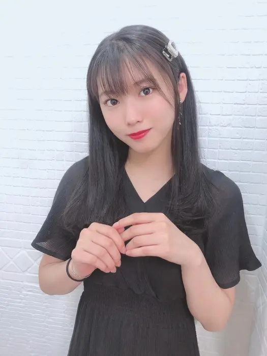 Model あいりるちゃん ブルーブラックにして前髪をカット 透明感のある暗めの色味に 前髪の Ferna所属 佐々木 葵衣のヘアカタログ 20210914180808 ミニモ