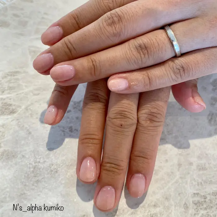 ハンドネイル クリアベースグラデーション 派手なネイルngでもok オフィスネイル クリア N S Alpha所属 N S Alpha Takanashiのネイルデザイン ミニモ