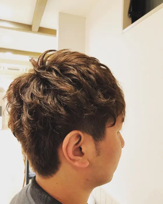 メンズパーマ ランダムな動きの出るパーマです Neolive Em 所属 サラ艶ヘアー 高宮 豪のヘアカタログ ミニモ