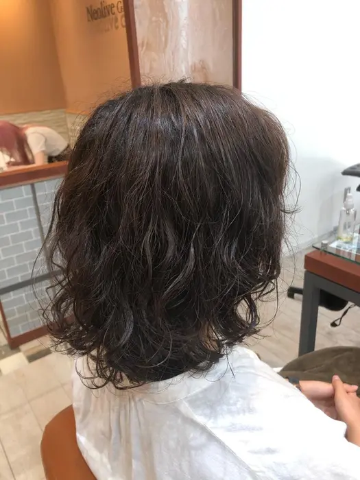 上からのふわふわパーマ Neolive Ginza 銀座店 ヘア 所属 ニュアンスパーマ おおや ともみのヘアカタログ ミニモ 上からのふわふわパーマ Neolive Ginza 銀座店 ヘア 所属 ニュアンスパーマ おおや ともみのヘアカタログ ミニモ