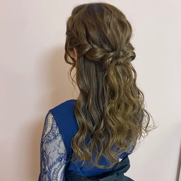 ヘアセット ヘアメイク ヘアメ ヘアアレンジ ヘアセットも得意です 結婚式の参列やイベントなど Omi所属 Omi イソジマミヤコのマツエクデザイン ミニモ