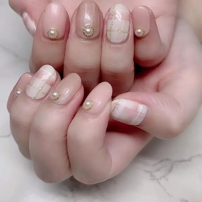 メニュー コース 1分コース 初回価格 7980 くすみピンクのワントーンネイル チェッ Angenail アンジュネイル 所属 Angenail アンジュネイル のネイルデザイン ミニモ