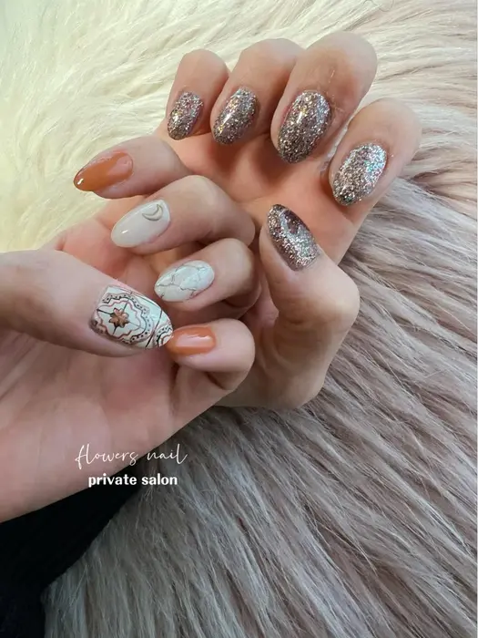 Tile Art Glitter 当店は基本的に持ち込みデザインのお客様がほとんどです どんな Flowers Nail所属 Flowers Nailの ネイルデザイン ミニモ