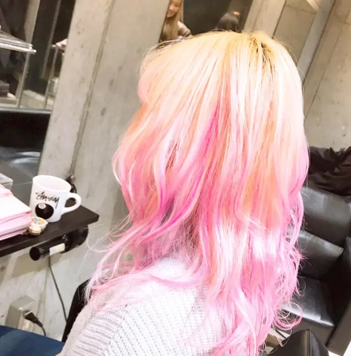 ハイブリーチ ベイビーピンクハイライト ブリーチ回数 カラーバター使用により料金変動あるのでご L O G Shibuya2所属 トップデザイナー オオヤ カズキのヘアカタログ ミニモ