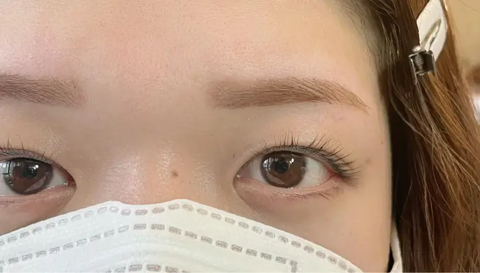 濃い眉卒業 スッピンでもパッチリ目元キープ 湿気で下がるまつ毛もしっかりキープ Eye Eyeblowsalondafne所属 Dafne Saiのマツエクデザイン ミニモ