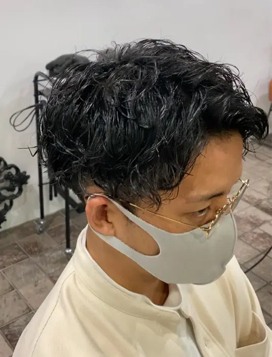 前髪の上げるか下げるかでon Offの切り替え可能 大人向けスパイラルパーマ 美容室orb L オーブエル 所属 松井 克也のヘアカタログ ミニモ