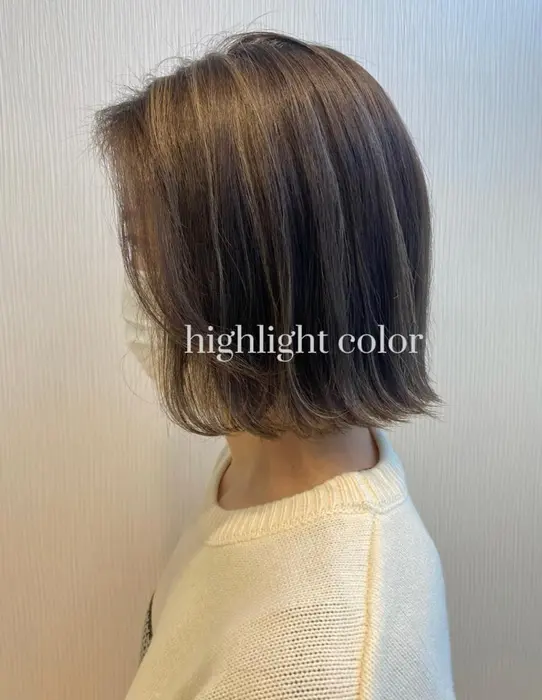 細めのハイライトでボブをさらにオシャレに Lit By Petit Pas所属 可愛いヘア カラー スペシャリストのヘアカタログ ミニモ