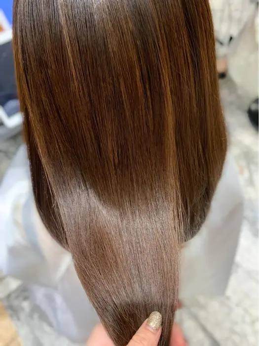 ツヤのある髪の毛は素敵女子の必需品 ヘッドスパ 髪質改善 ヘアケア トリートメント 頭皮ケア エ Afloat Ruvua所属 艶髪の神髪質改善 西山紗奈江のヘアカタログ ミニモ