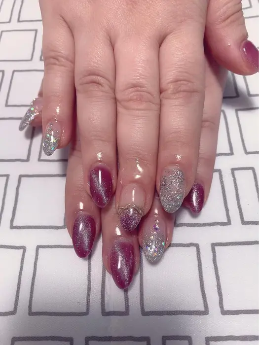 冬ネイル マグネット ラメグラ 手書きアート 雪の結晶 Juliet所属 Juliet Nailのネイルデザイン ミニモ