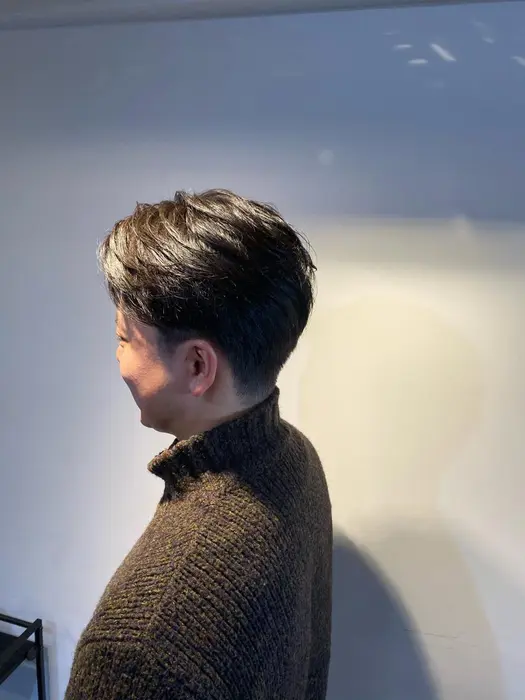 かきあげバング ツーブロック サイドはツーブロっクを施して 収まりよく バックは中 Keencreativehair所属 メンズオンリー 會澤和磨のヘアカタログ ミニモ