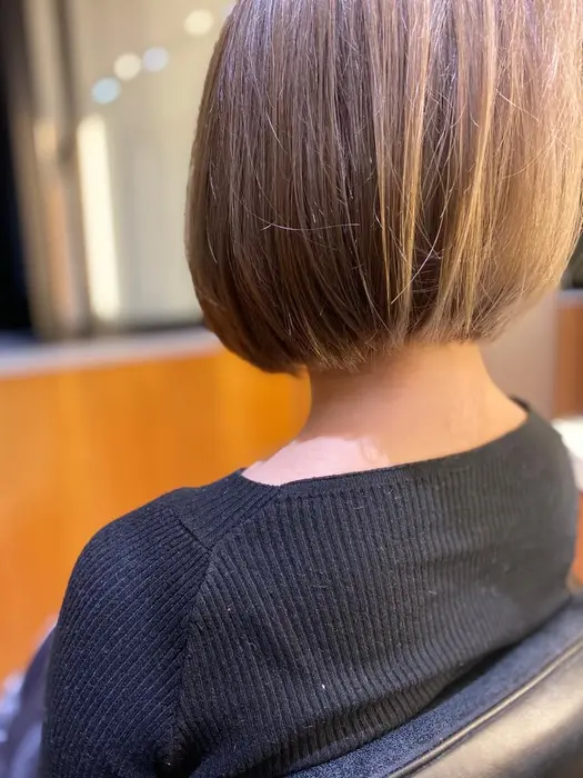 ショートボブ ドライだけで型になります 仕上げにオイルなど使うと束が出てさらに可愛いくなり 六本木美容室白金店所属 ショートボブ メンズ 安田萌吾のヘアカタログ ミニモ