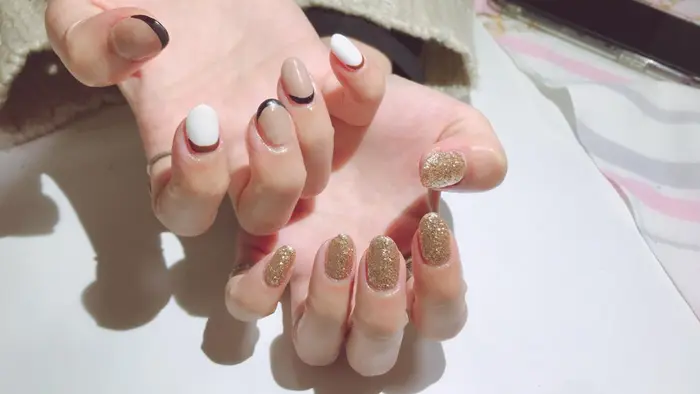 左右ちぐはぐラメマットネイル Flam Nail所属 Sato のネイル