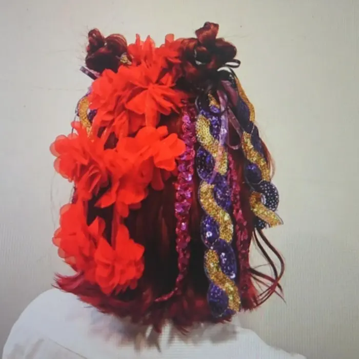 体育祭定番 失敗間違いなし ハーフアップお団子ヘアおまかせください M D M Ark Ing所属 Koume 光発色 カラー エクステのヘアカタログ ミニモ
