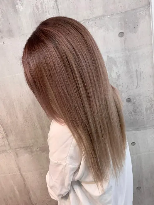 バレイヤージュベースにオンカラー Andシールエクステ エモピンク アンダーバーホワイト浜松所属 White Yukieのヘアカタログ ミニモ