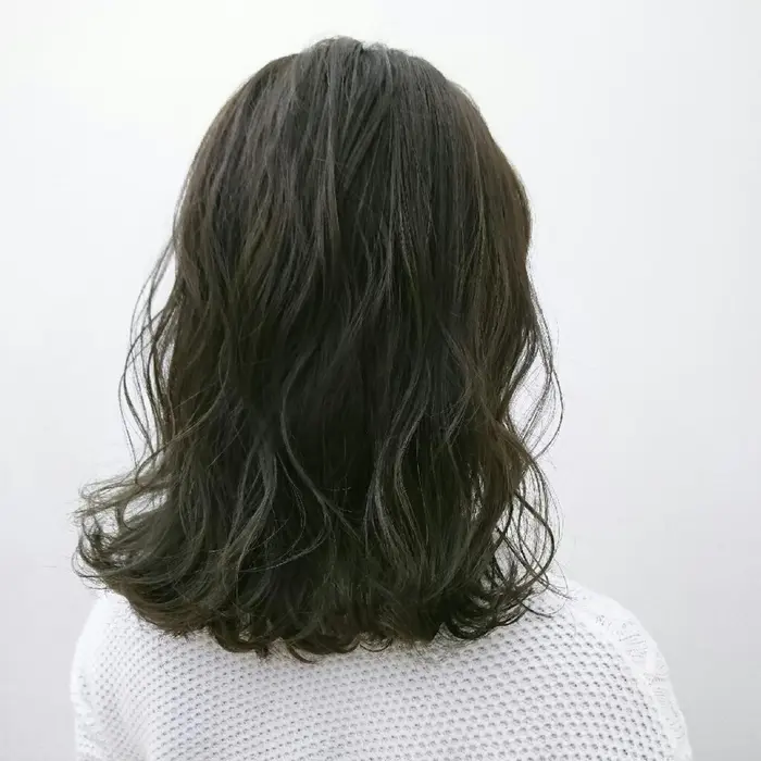 ミディアム カラー グレージュ カット ヘアカラー トリートメント 韓国🩵海外ヘア 宮川華奈のヘアスタイル