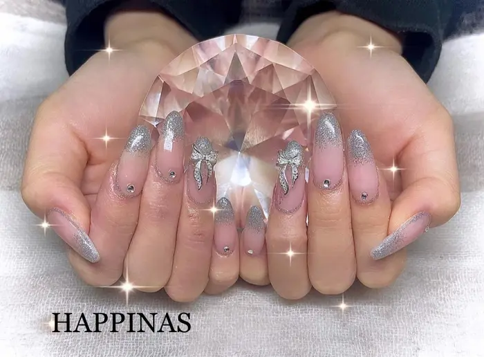 海外ネイル スカルプネイル 海外ネイル アートネイル ラメグラデーションネイル 人 Happinas所属 Happinas Nail 脱毛のネイルデザイン ミニモ