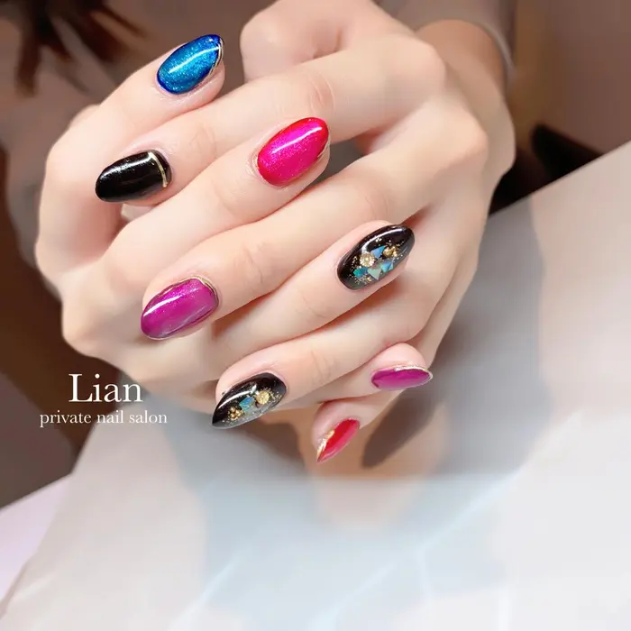いつもありがとうございますっ 前回から伸びて美爪に 宝石カラー ブラックネイル キッラ Nail Salon Lenoa所属 Nailsalon Lenoaのネイルデザイン ミニモ