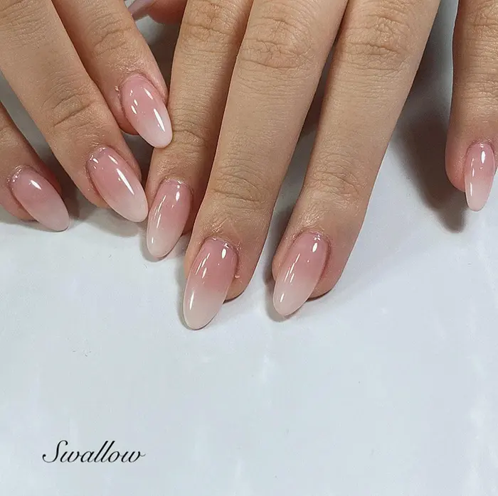 スカルプチュア ベビーブーマー またの名は Ikkoネイル 指が綺麗にみえるデザインです By Color Eye Nail所属 Yu Kaのネイル デザイン ミニモ