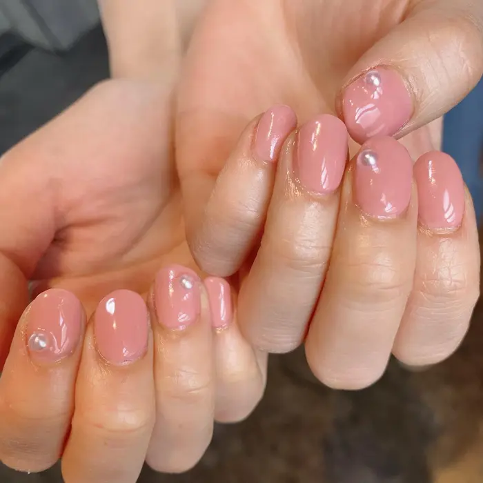 リピーター様 ショートネイル 桜色 パール Trico茨木店所属 Trico Maeda のネイルデザイン ミニモ