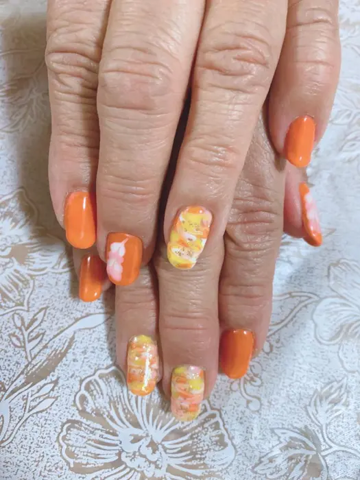 カモフラネイル アッシュブランシェ所属 樋口 真麻のネイルデザイン ミニモ