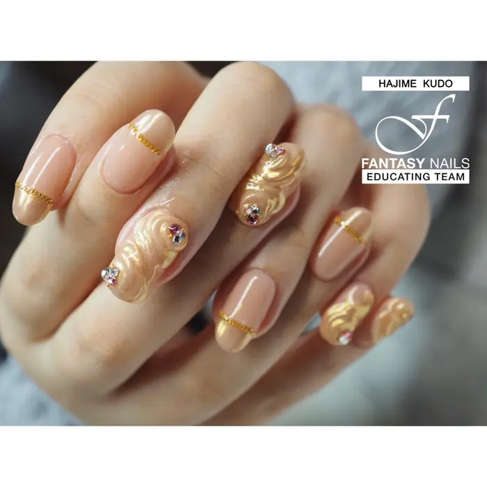 ミラー3d 3d パラジェル ジェルネイル ベージュ オフィスネイル ミラー ミラー Aura Nail Factory アウラネイルファクトリー所属 アウラ ネイルファクトリーのネイルデザイン ミニモ