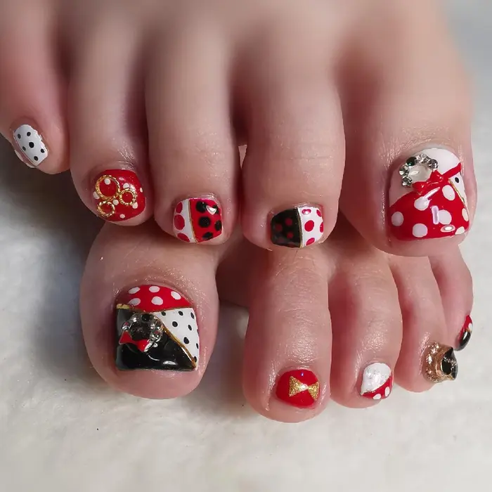 ミッキーネイル クリスマスネイル Salon De Reve所属 Reve あやののネイルデザイン ミニモ