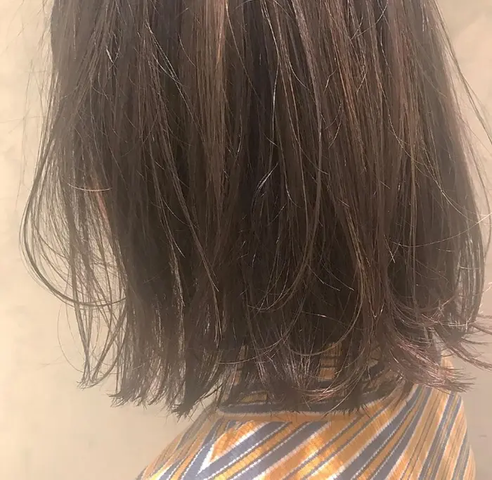 細いハイライトがかわいい 外国人ぽくオシャレ感のあるヘア Keen所属 土屋 咲良のヘアカタログ ミニモ