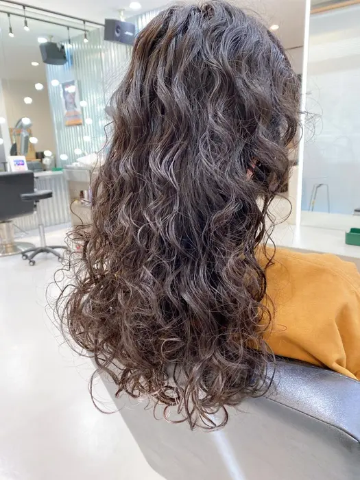 ウェーブスタイル The Remmy所属 ニュアンスパーマ みやもとかおりのヘアカタログ ミニモ