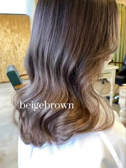 2回のブリーチ履歴ベースでブラウンベージュ 明るさに飽きてナチュラルになりたい方向け Lit By Petit Pas所属 可愛いヘア カラー スペシャリストのヘアカタログ ミニモ