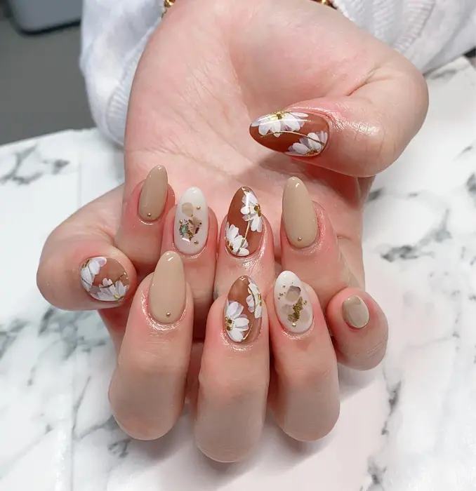 0 218 長さ出し10本 アート6本 小パーツ追加 Q Free Nail Salon所属 ٩ Q F Ree وのネイル デザイン ミニモ